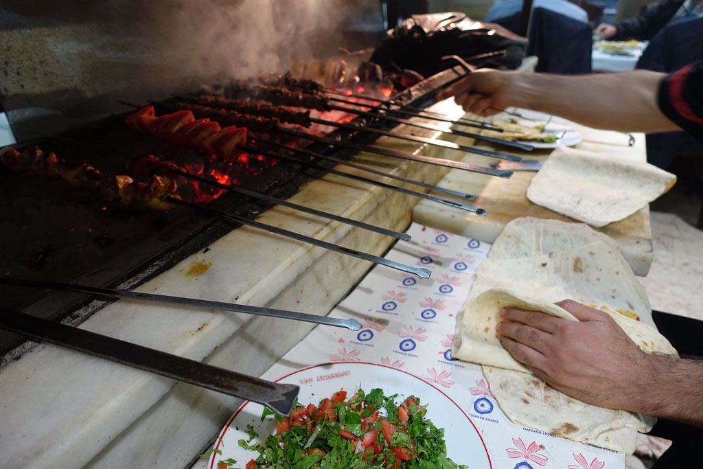 Restoranımızın Sıcak Atmosferi